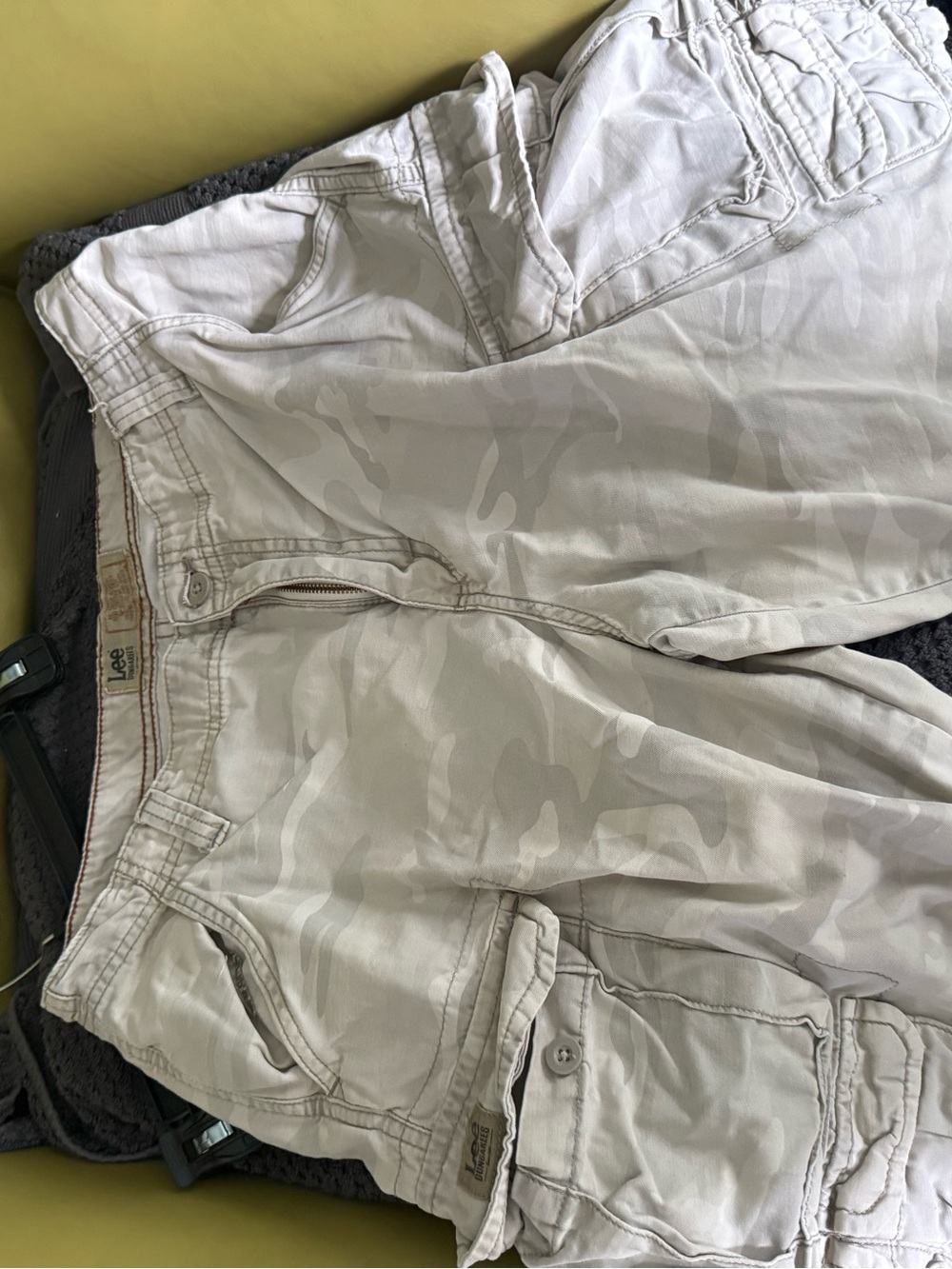 Lee Men’s Light White Camo Cargo Shorts